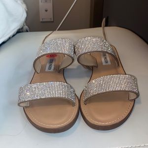 SPARKLY SANDALS